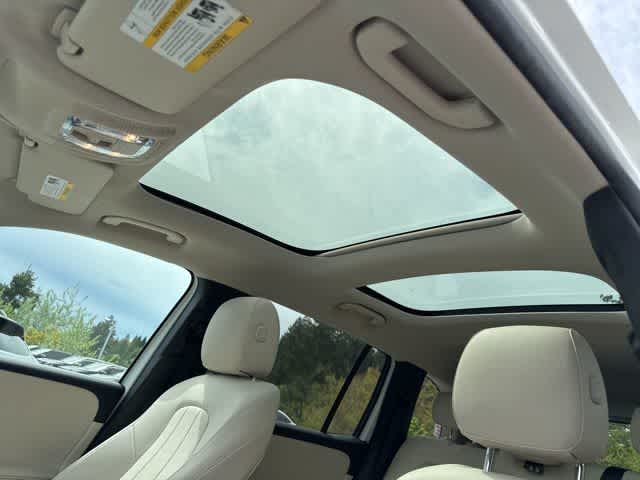 Thumbnail: 2022 Mercedes-Benz GLB - 14