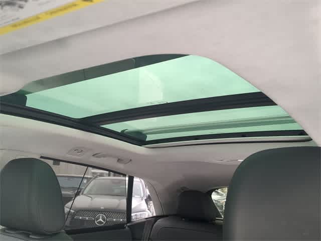 Thumbnail: 2023 Audi Q8 - 19