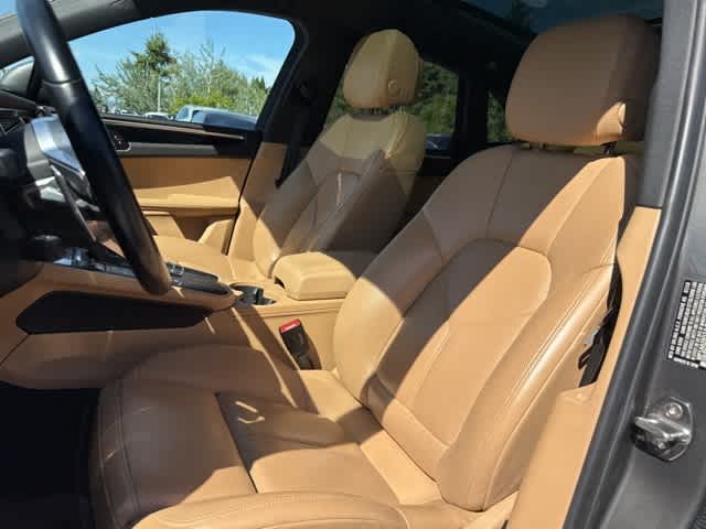 2018 Porsche Macan  13
