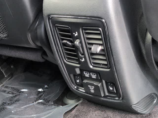 Thumbnail: 2017 Jeep Grand Cherokee - 22