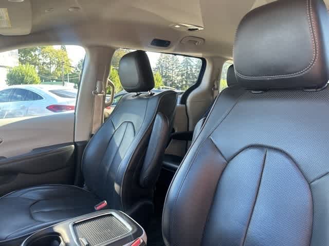 Thumbnail: 2018 Chrysler Pacifica - 13