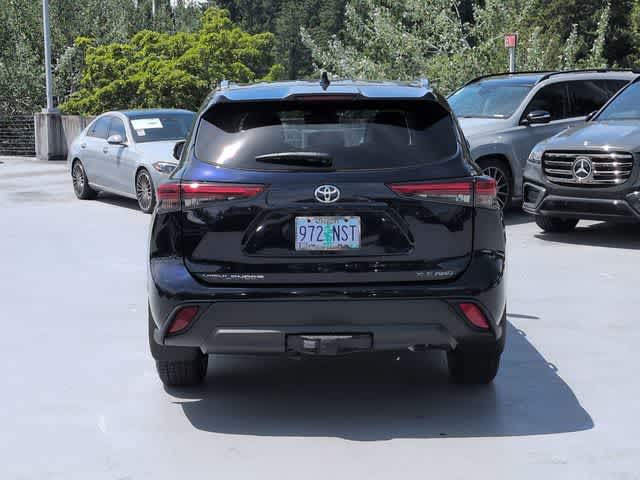 Thumbnail: 2021 Toyota Highlander - 6