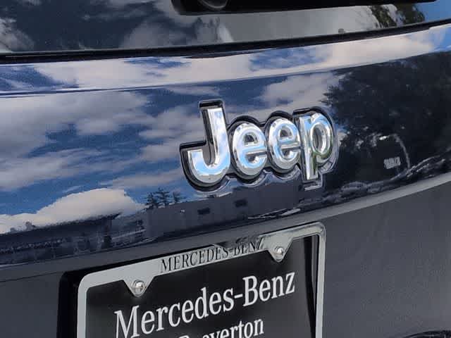 Thumbnail: 2017 Jeep Grand Cherokee - 12