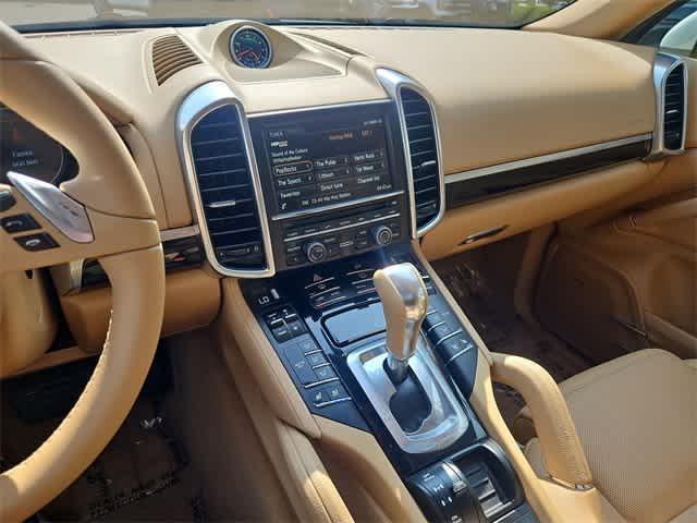 Thumbnail: 2014 Porsche Cayenne - 30