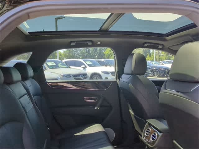 Thumbnail: 2019 Bentley Bentayga - 23