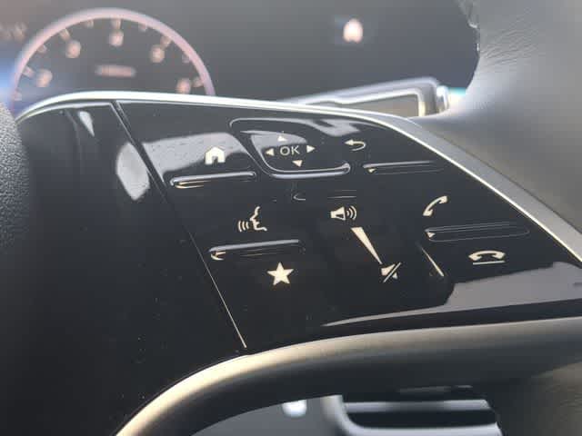 Thumbnail: 2026 Mercedes-Benz GLE - 26