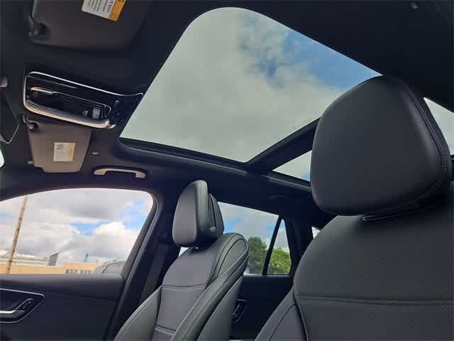 Thumbnail: 2025 Mercedes-Benz GLC - 20