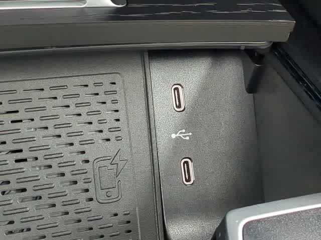 Thumbnail: 2025 Mercedes-Benz GLE - 33