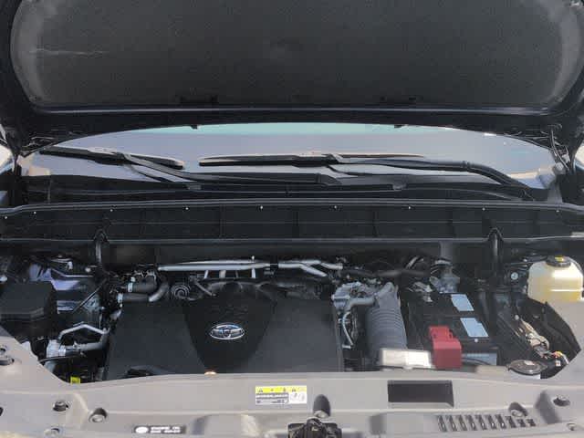 Thumbnail: 2021 Toyota Highlander - 14