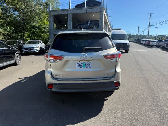 Thumbnail: 2016 Toyota Highlander - 6