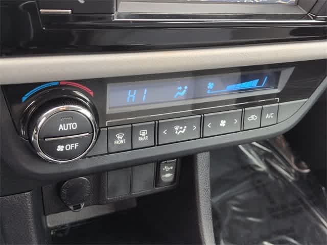 Thumbnail: 2016 Toyota Corolla - 30