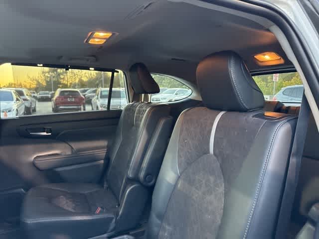Thumbnail: 2024 Toyota Highlander - 11