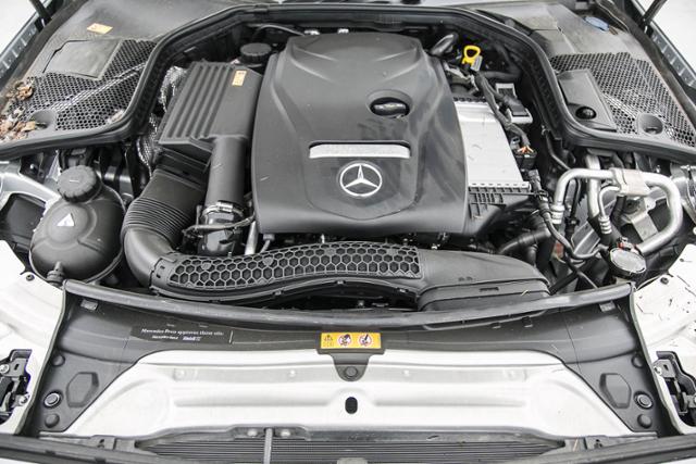 Thumbnail: 2016 Mercedes-Benz C-Class - 9