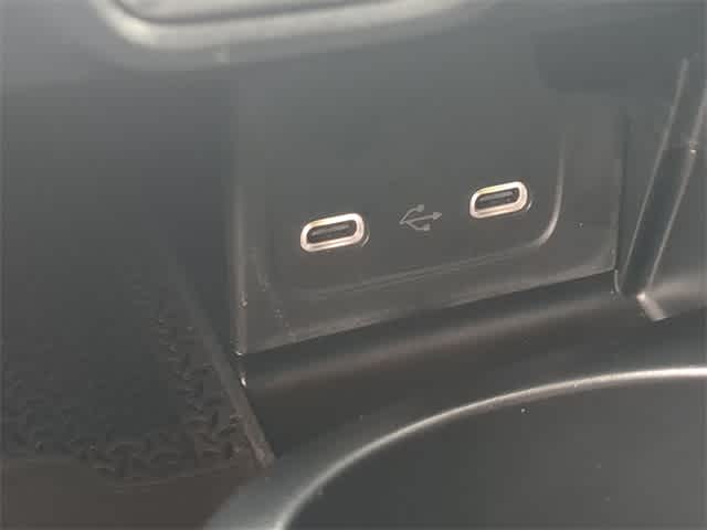 Thumbnail: 2025 Mercedes-Benz C-Class - 31