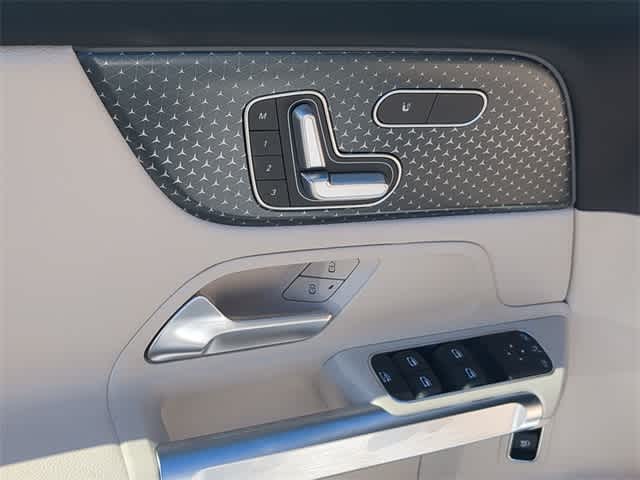 Thumbnail: 2025 Mercedes-Benz GLB - 18