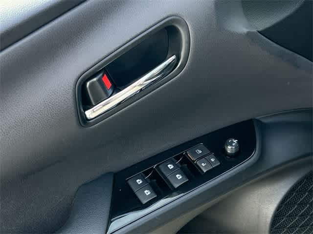 Thumbnail: 2018 Toyota Prius - 17