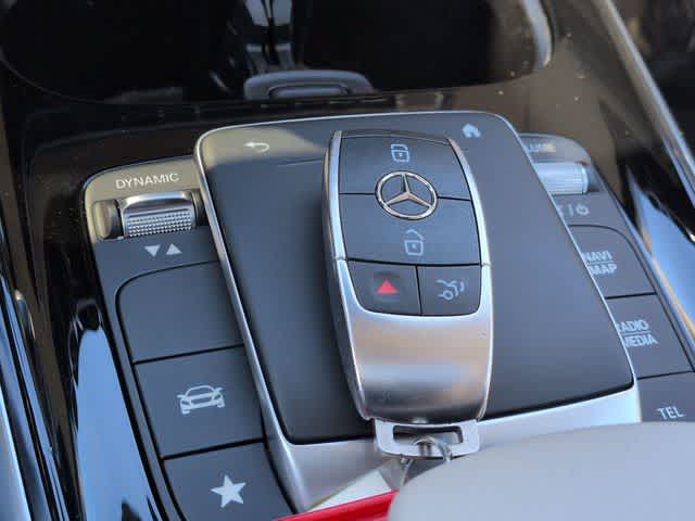 Thumbnail: 2022 Mercedes-Benz GLB - 36