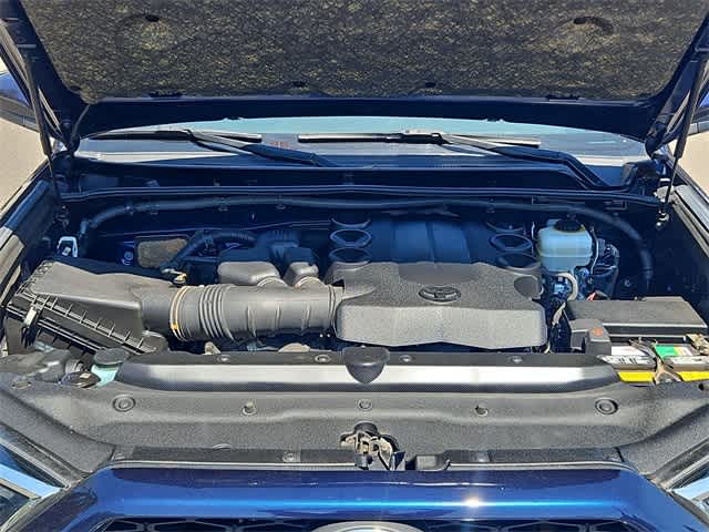 Thumbnail: 2016 Toyota 4Runner - 15