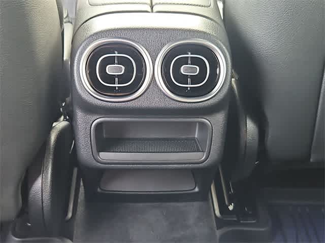 Thumbnail: 2025 Mercedes-Benz GLC - 37