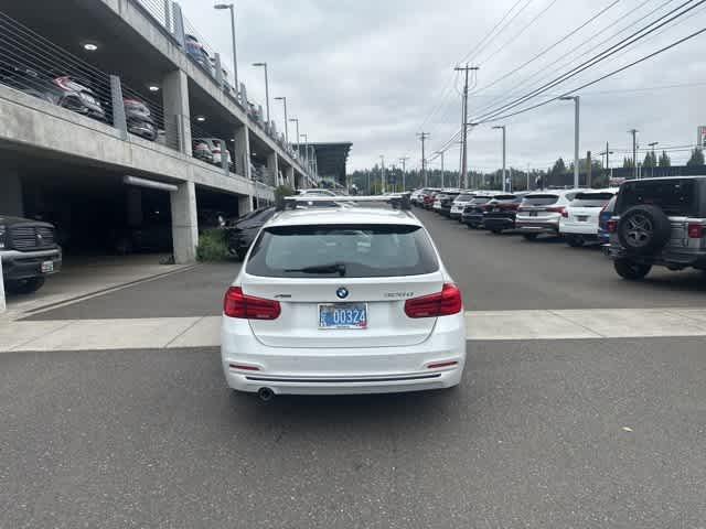 Thumbnail: 2016 BMW 3 Series - 6