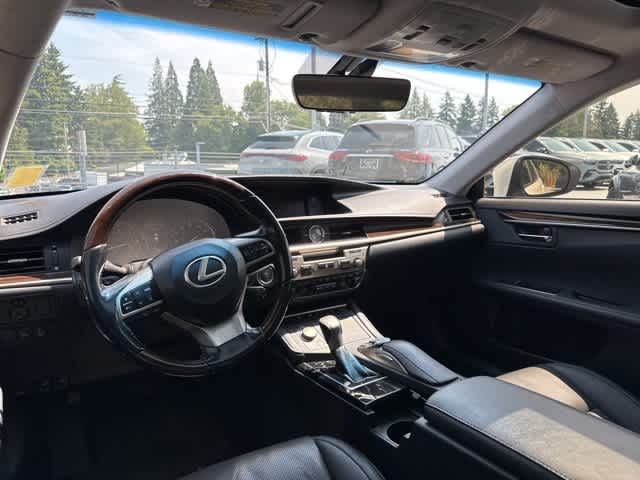 Thumbnail: 2016 Lexus ES - 12