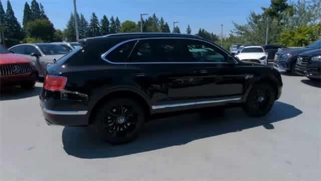 Thumbnail: 2019 Bentley Bentayga - 8