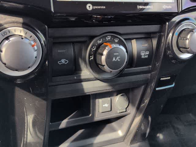 Thumbnail: 2020 Toyota 4Runner - 32