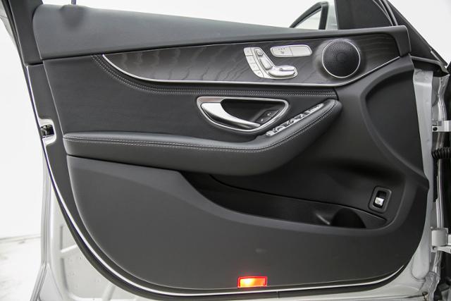 Thumbnail: 2016 Mercedes-Benz C-Class - 23