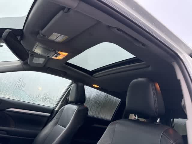 Thumbnail: 2019 Toyota Highlander - 14