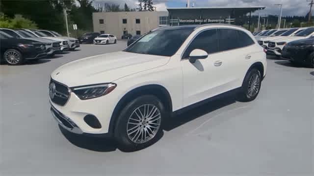 Thumbnail: 2025 Mercedes-Benz GLC - 4