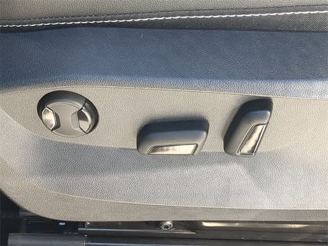 Thumbnail: 2023 Volkswagen Taos - 18