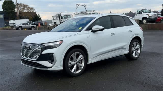 Thumbnail: 2023 Audi Q4 e-tron - 4