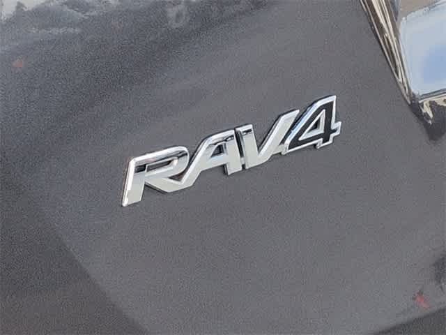 Thumbnail: 2016 Toyota RAV4 - 12