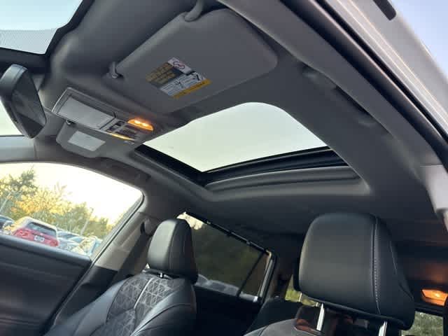 Thumbnail: 2024 Toyota Highlander - 14