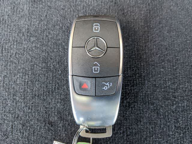 Thumbnail: 2022 Mercedes-Benz GLC - 38