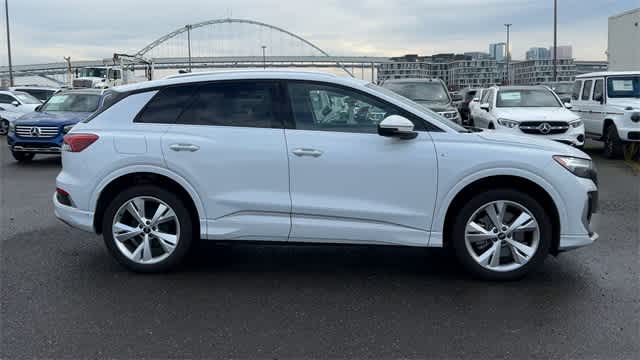 Thumbnail: 2023 Audi Q4 e-tron - 9