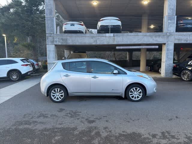 Thumbnail: 2016 Nissan Leaf - 4