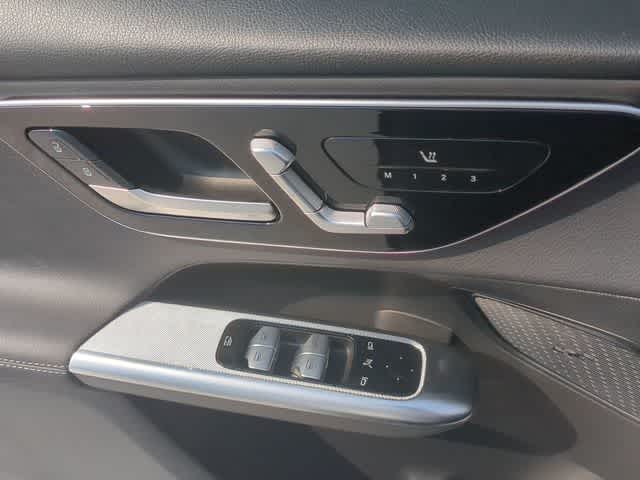 Thumbnail: 2025 Mercedes-Benz GLC - 17