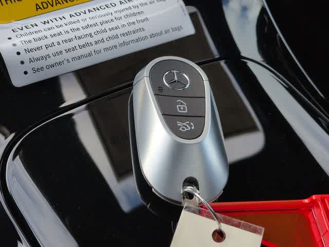 Thumbnail: 2026 Mercedes-Benz GLC - 34