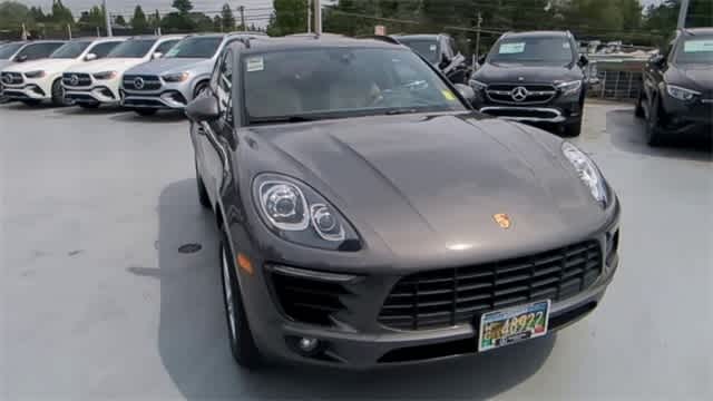 Thumbnail: 2018 Porsche Macan - 3