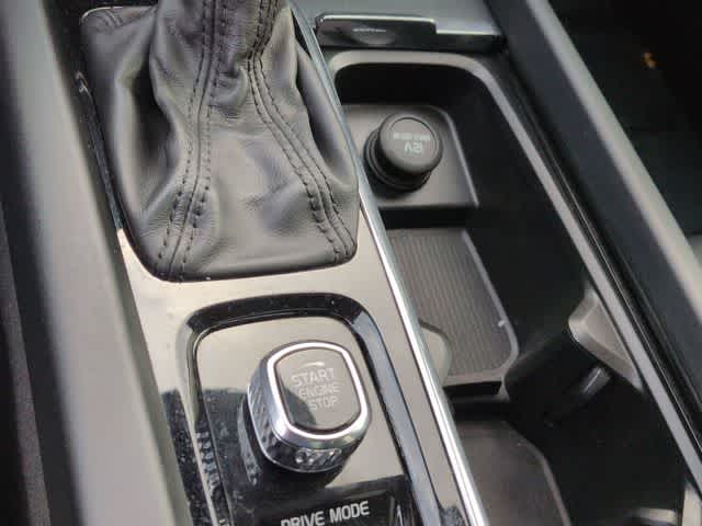 Thumbnail: 2020 Volvo S60 - 32