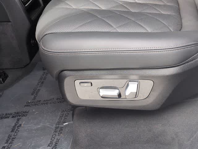 Thumbnail: 2024 BMW X7 - 18