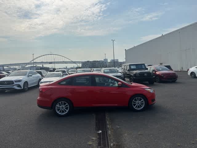 Thumbnail: 2015 Ford Focus - 4