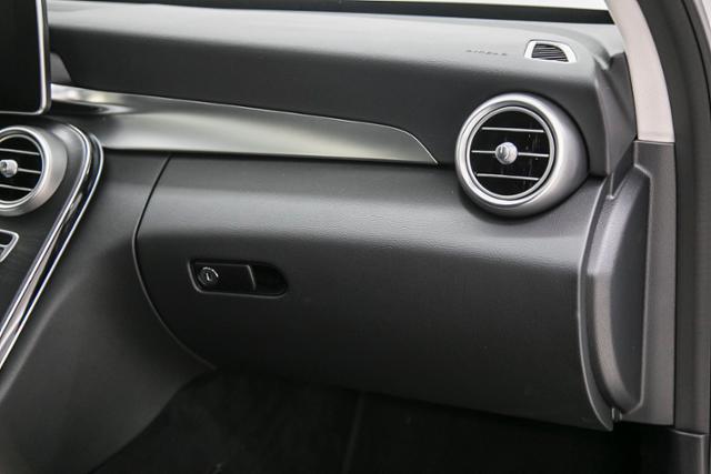 Thumbnail: 2016 Mercedes-Benz C-Class - 25