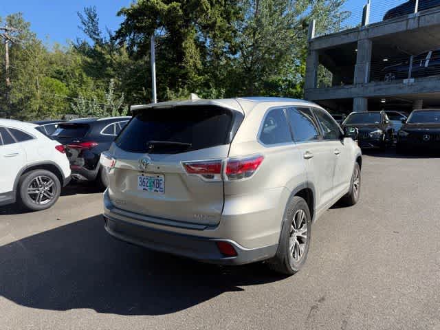 Thumbnail: 2016 Toyota Highlander - 5