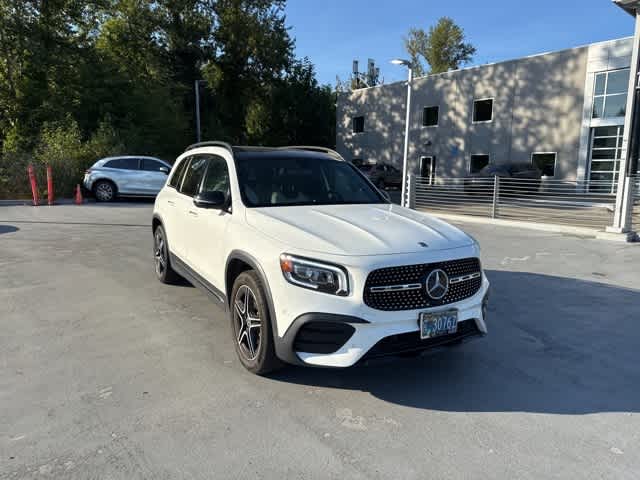 Thumbnail: 2021 Mercedes-Benz GLB - 3