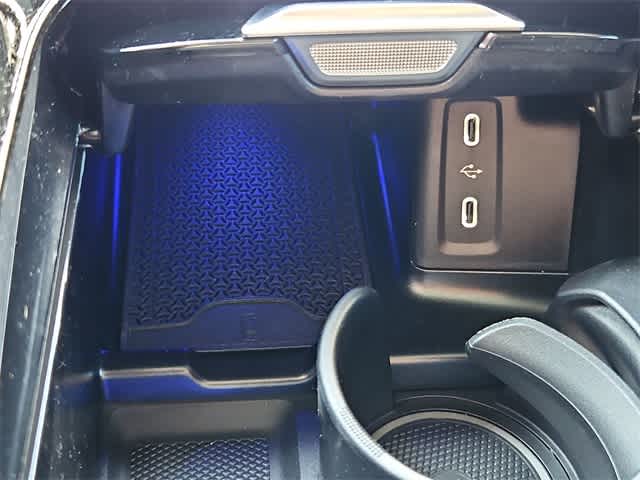 Thumbnail: 2025 Mercedes-Benz GLC - 34