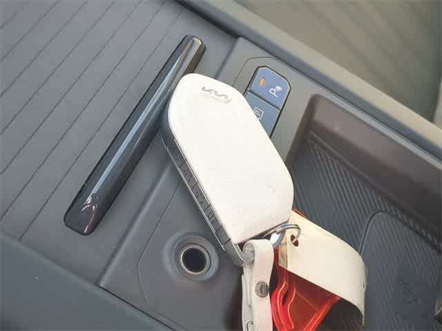 Thumbnail: 2024 Kia EV9 - 38