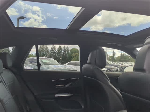 Thumbnail: 2025 Mercedes-Benz GLC - 22