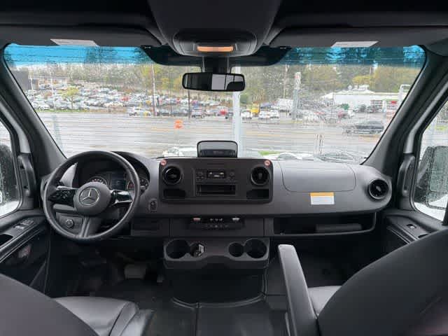 Thumbnail: 2025 Mercedes-Benz Sprinter - 11